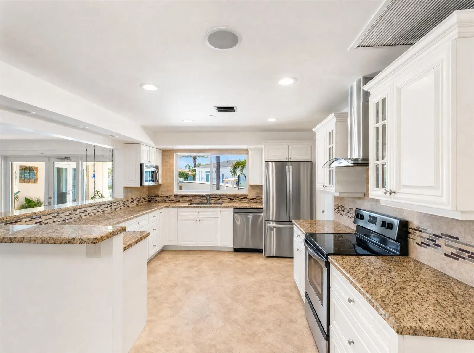 330 SE 10th Street, Pompano Beach FL 33060