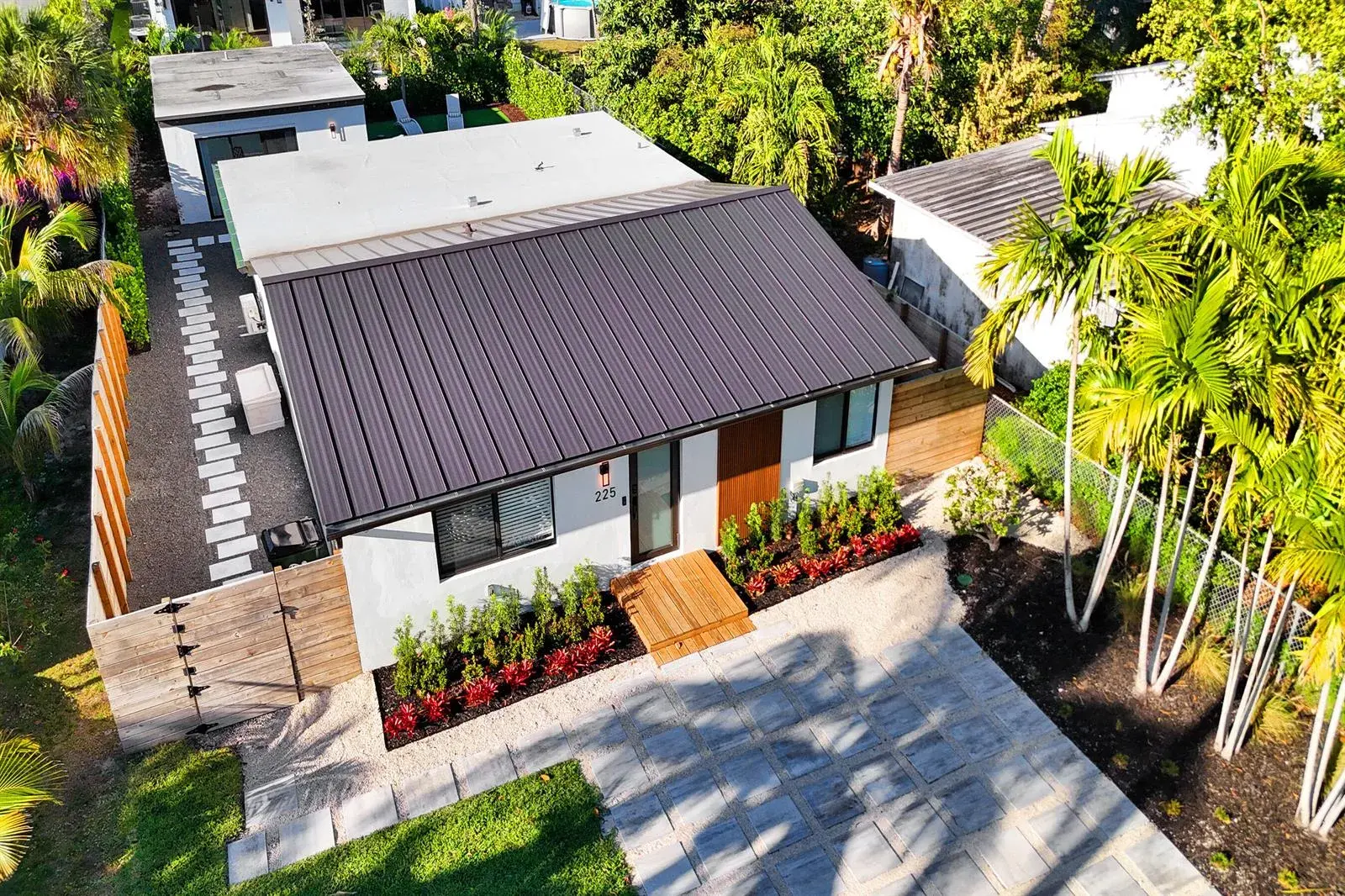 225 NE 10th Street, Delray Beach FL 33444