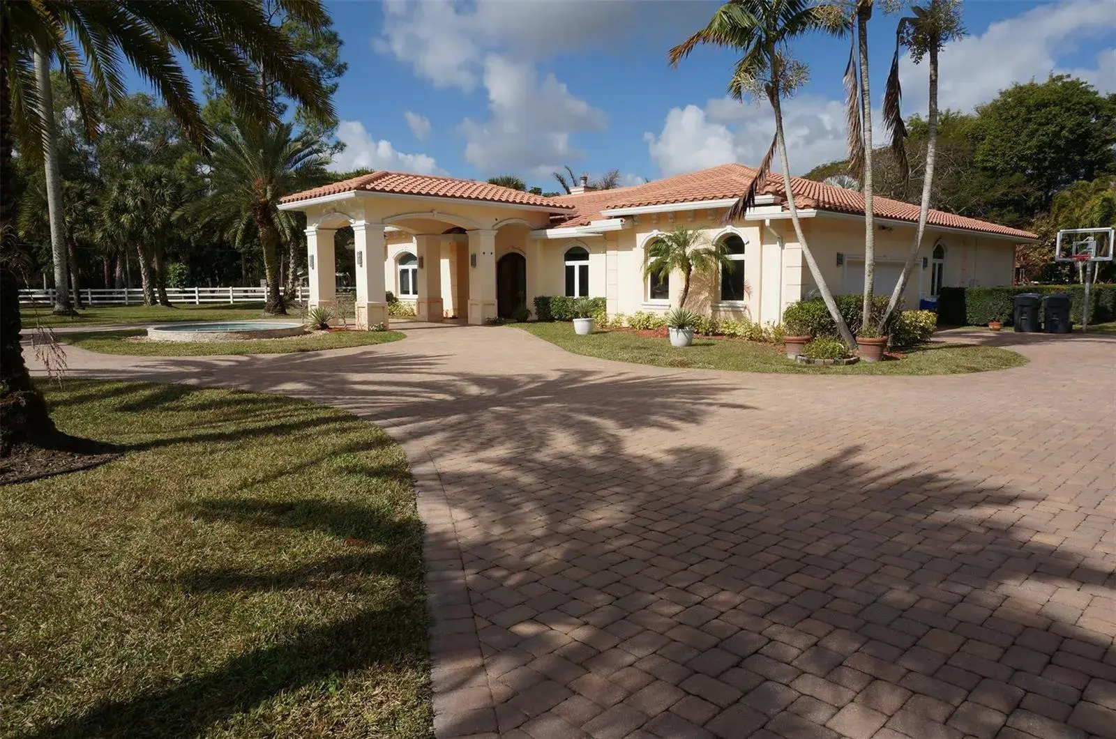 4 bedroom 3 bath Residential for sale at 650 E Rambling Drive, Wellington FL 33414