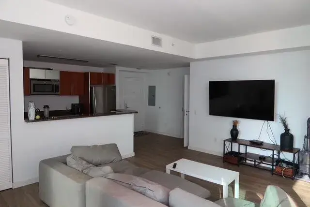 300 S Biscayne Boulevard # T1902, Miami FL 33131