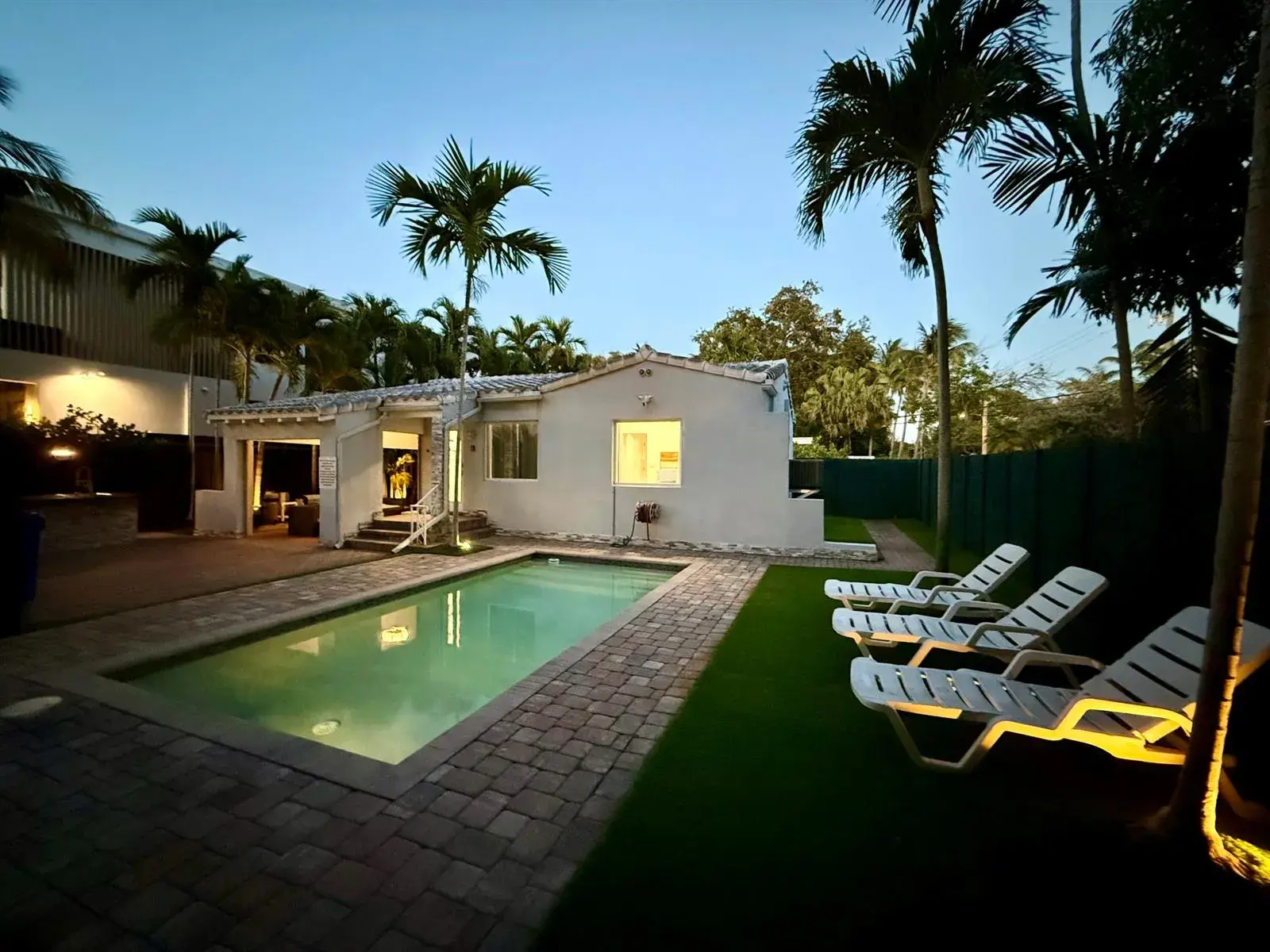 700 NE 17th Way, Fort Lauderdale FL 33304