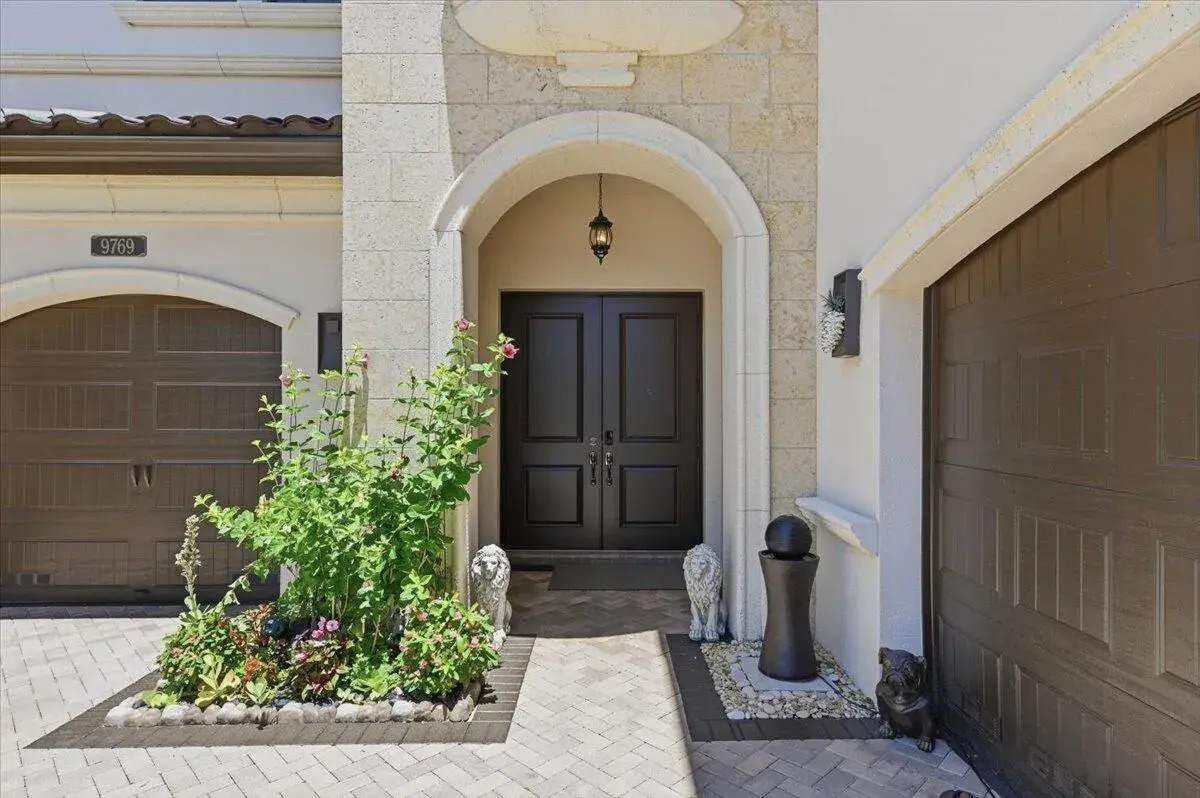 9769 Bozzano Drive, Delray Beach FL 33446