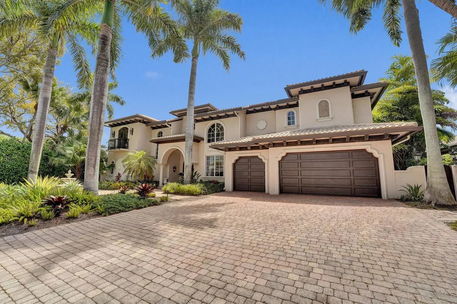 5 bedroom 5 bath Residential for sale at 1212 E Lake Drive, Fort Lauderdale FL 33316