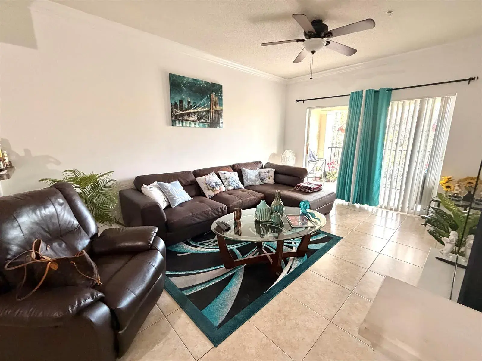 2 bedroom 2 bath Residential Lease for rent at 6020 W Sample Road # 303, Coral Springs FL 33067