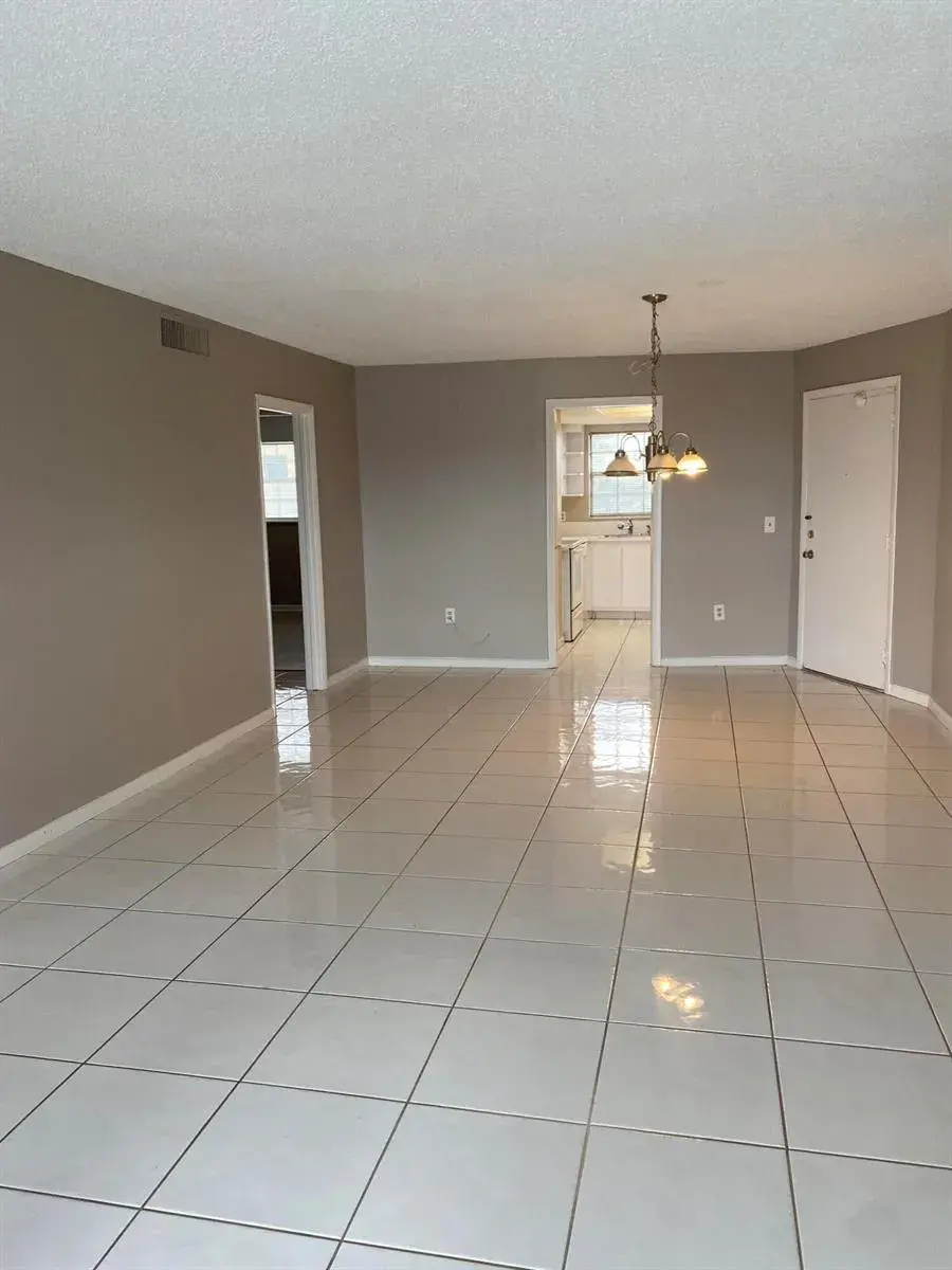 410 Wilma Circle, Riviera Beach FL 33404