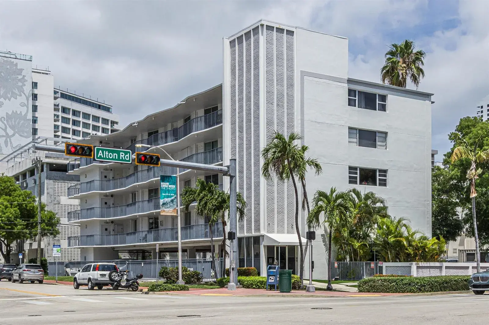 1 bedroom 1 bath Residential for sale at 1100 Alton Road # 2f, Miami Beach FL 33139