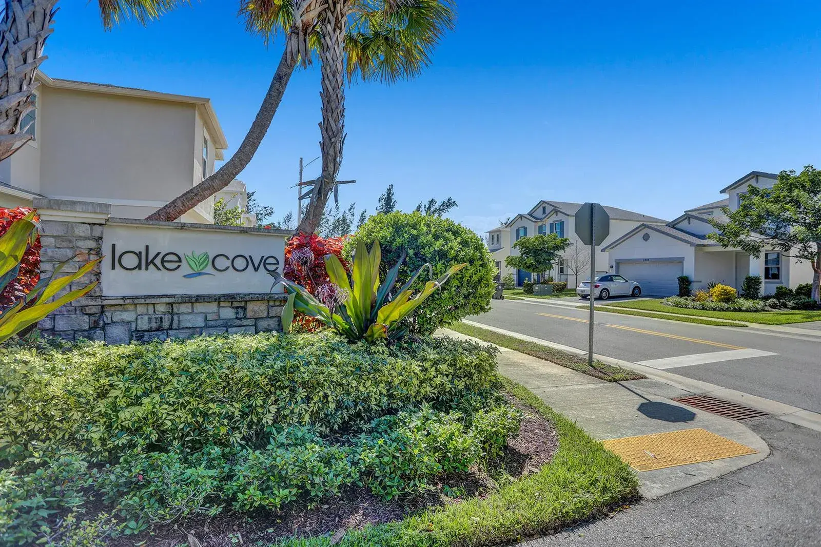 2 bedroom 1 bath Residential Lease for rent at 1905 Vernon Street, FL 33460