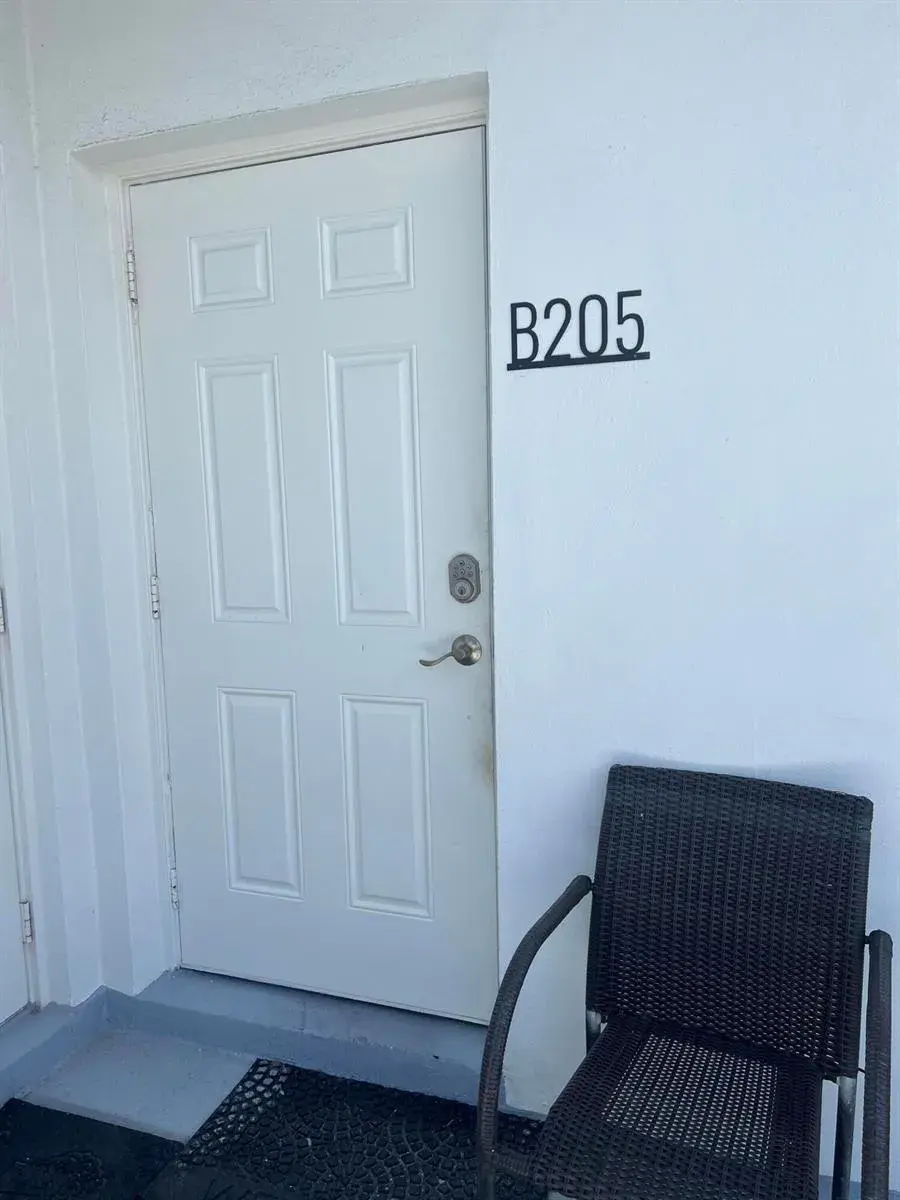 322 Harding Street # B205, Hollywood FL 33019