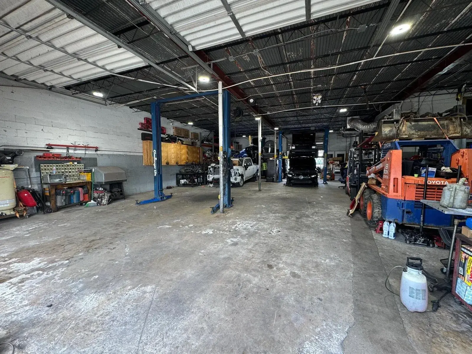 2355 NW 30th Street, Oakland Park FL 33311