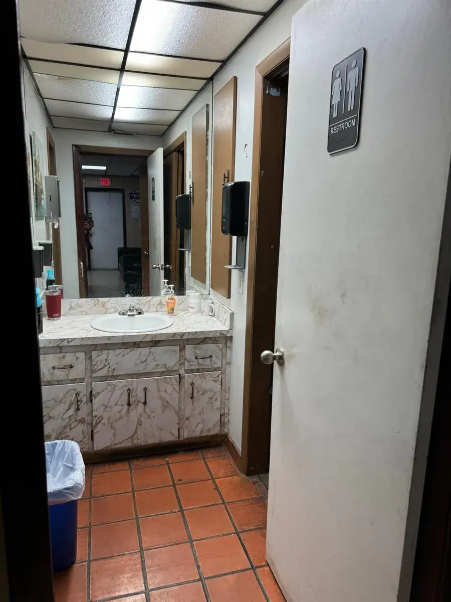 2355 NW 30th Street, Oakland Park FL 33311