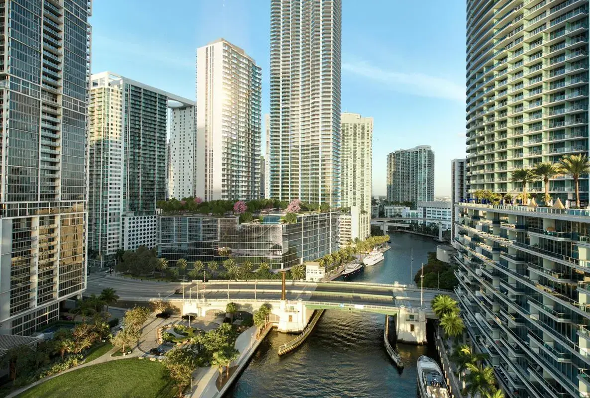 77 SE 5th Street # 614, Miami FL 33131