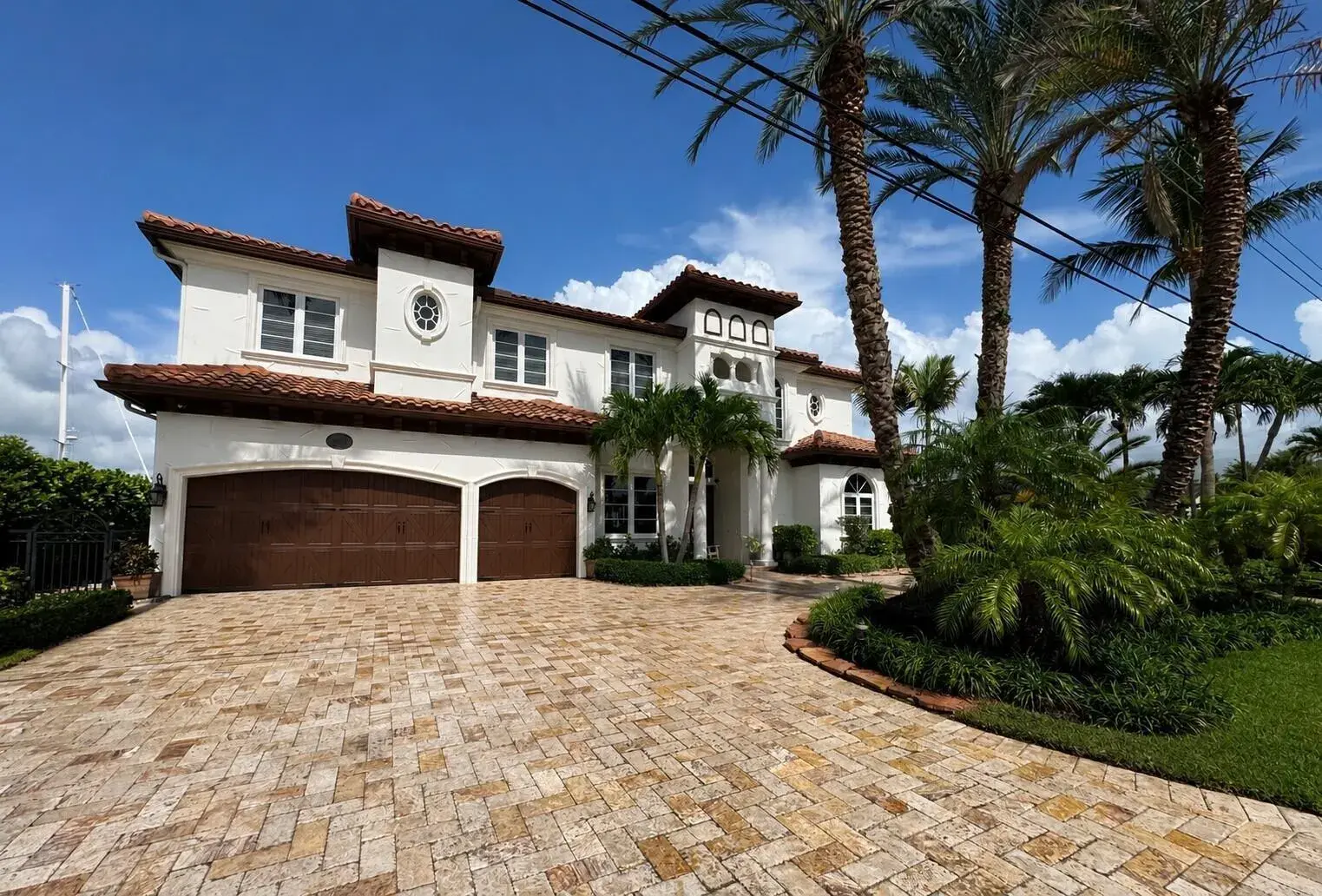 4431 NE 24th Avenue, Lighthouse Point FL 33064