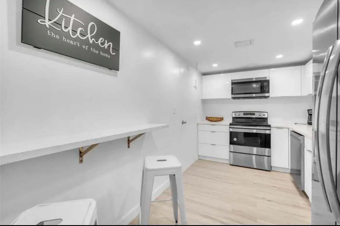 1 bedroom 1 bath Residential Lease for rent at 4001 S Ocean Drive # 7k, Hollywood FL 33019