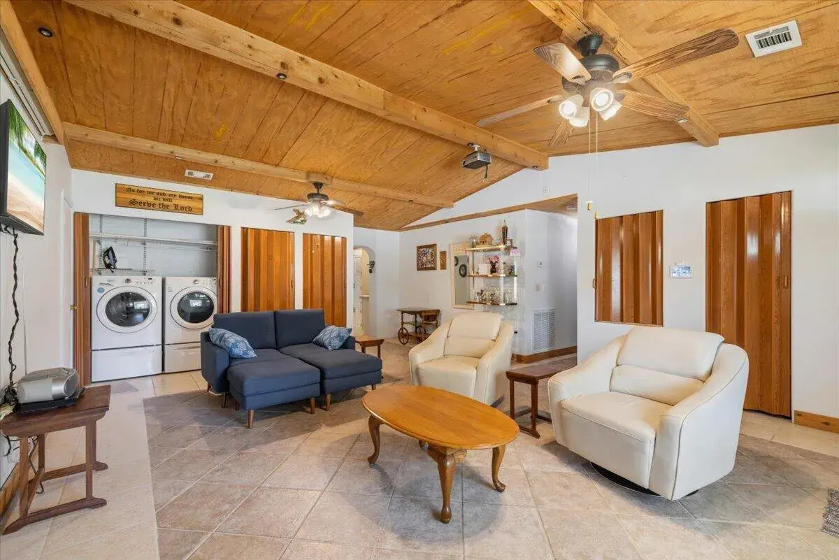 1735 40th Avenue, Vero Beach FL 32960