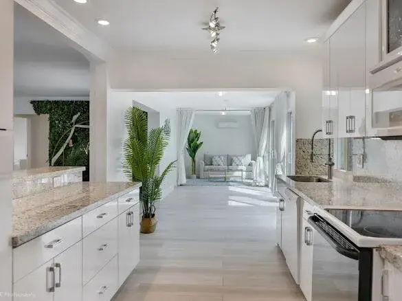 1250 Arthur Street, Hollywood FL 33019