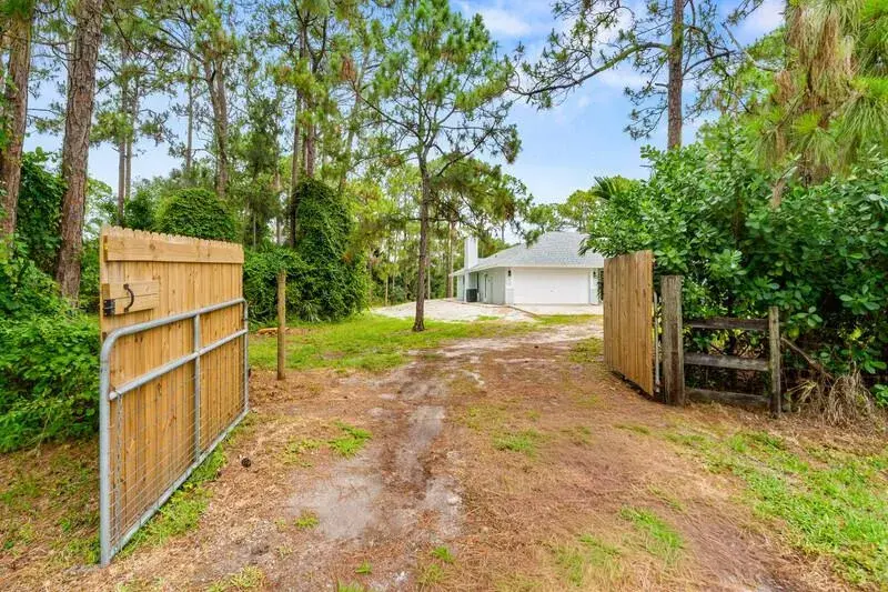 12689 N 68th St Street N, FL 33412