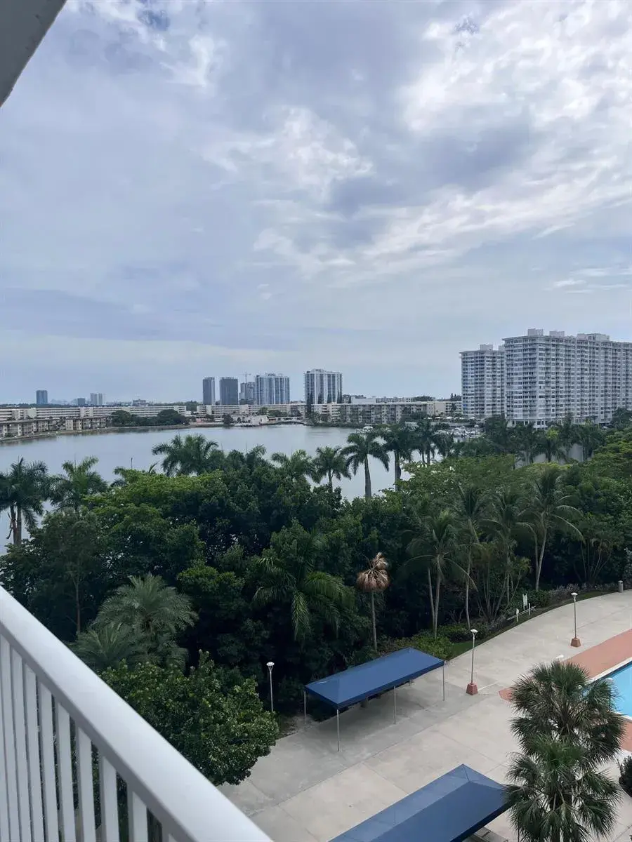 2851 NE 183rd Street, Aventura FL 33160