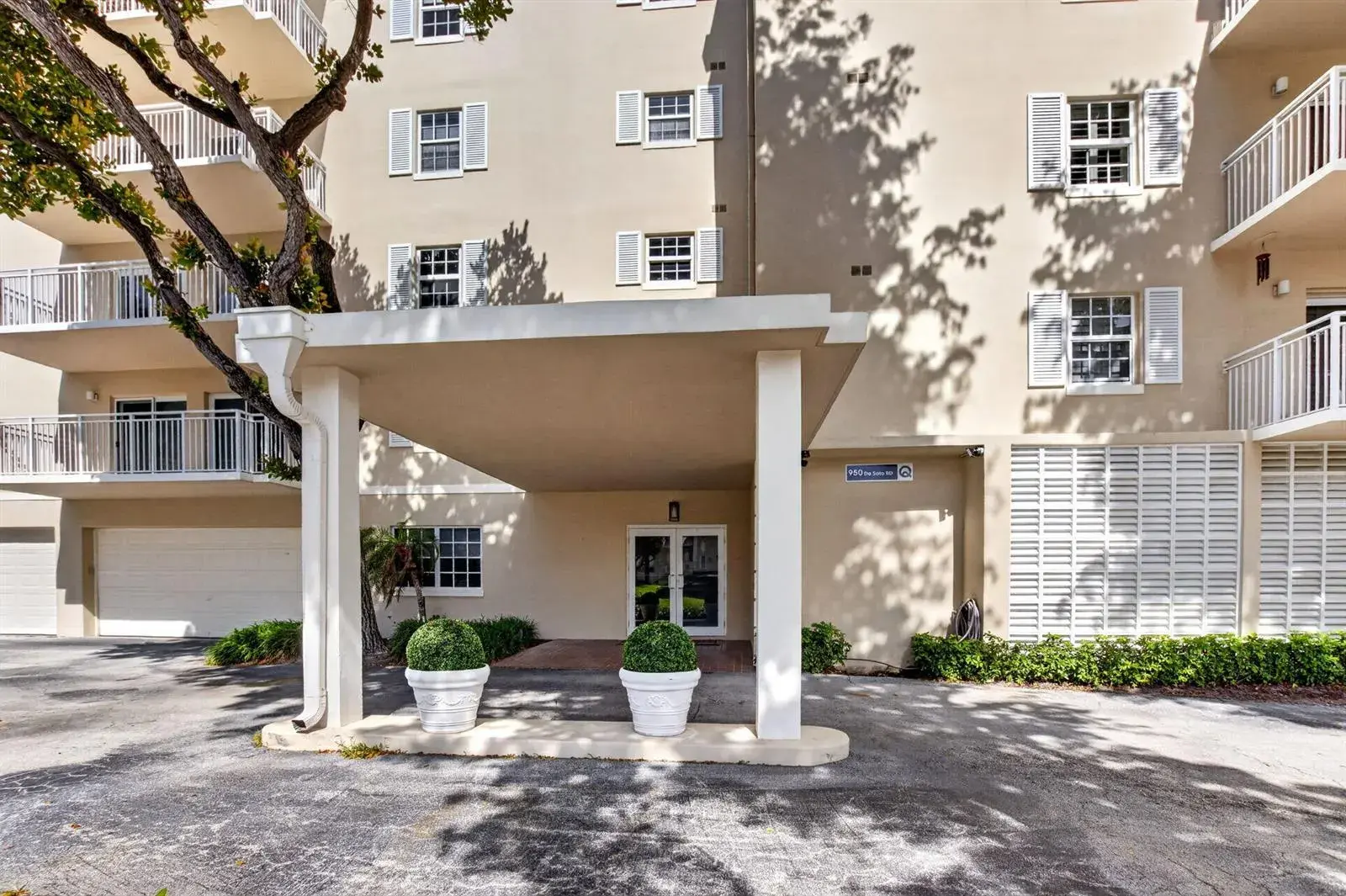 950 De Soto Road # 5a, Boca Raton FL 33432 photo 2