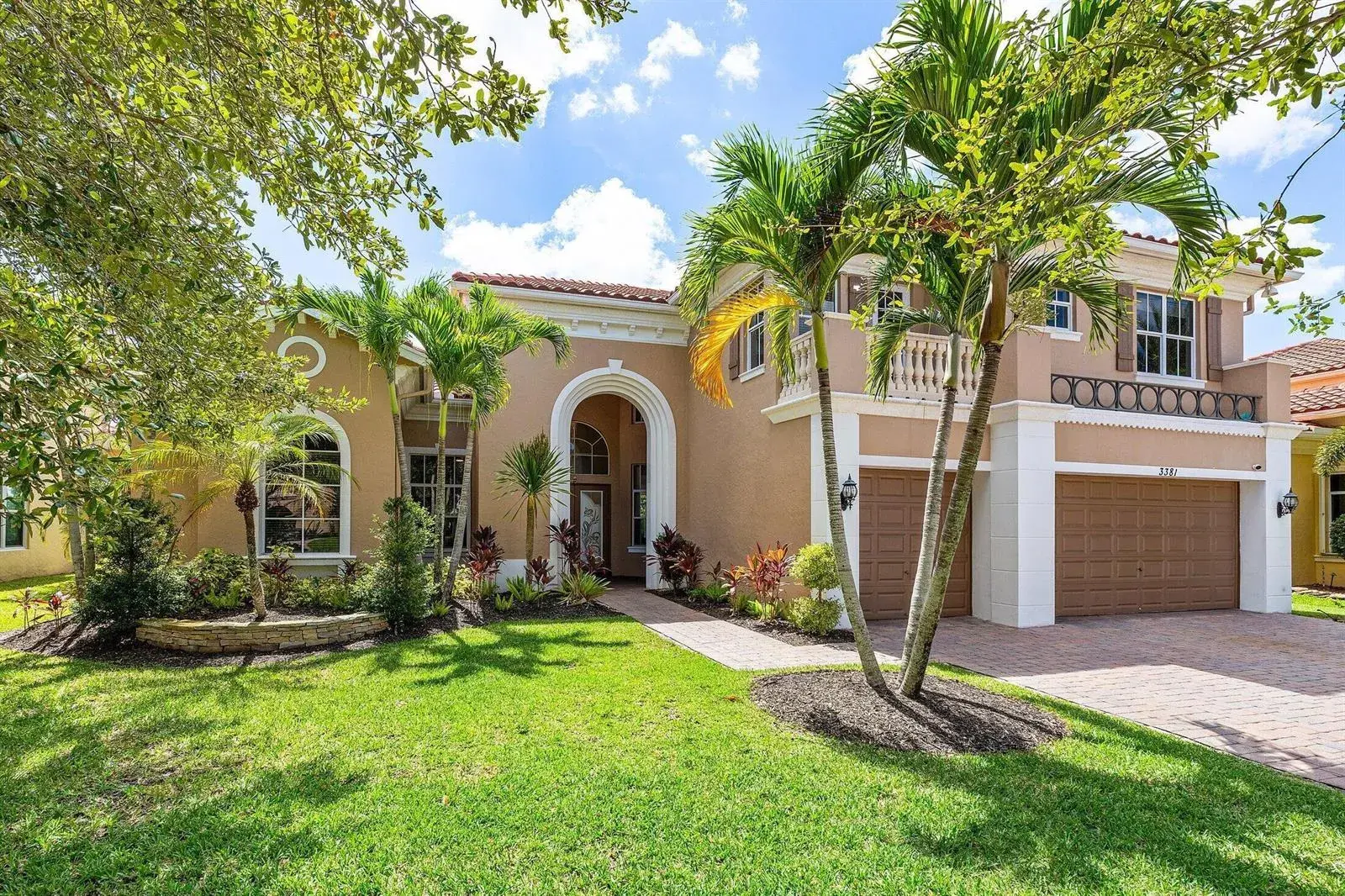 3381 Lago De Talavera, Lake Worth FL 33467