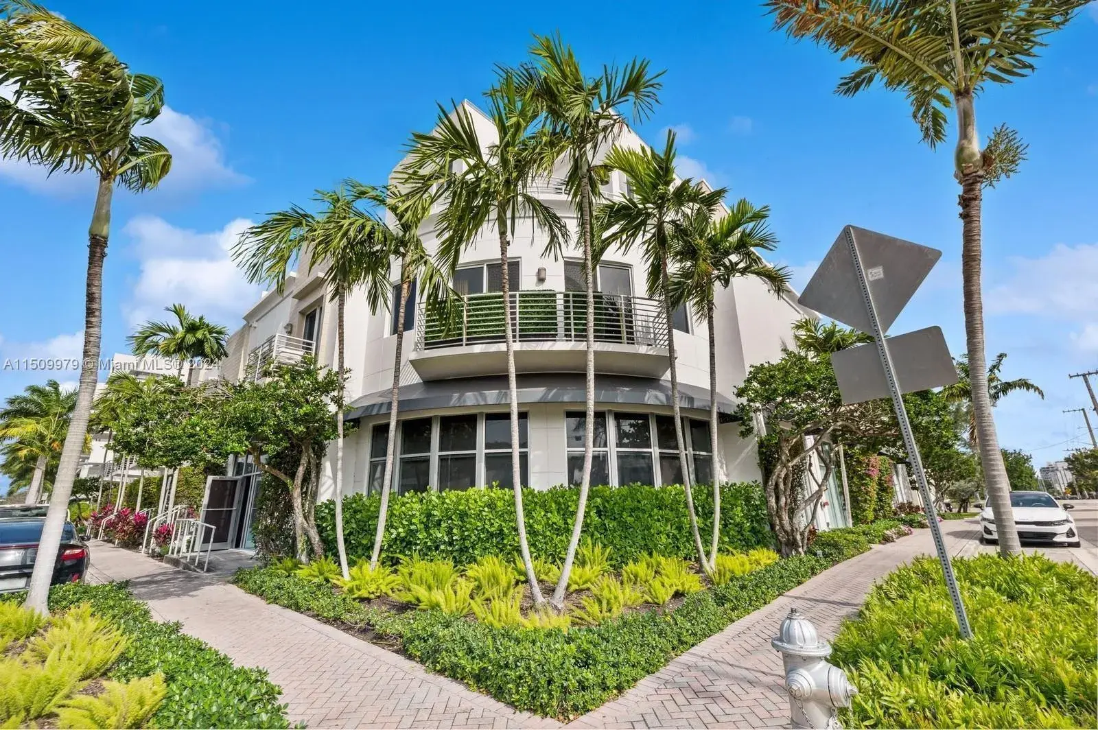 2 bedroom 2 bath Residential Lease for rent at 111 SE 2nd Street # 201, Delray Beach FL 33444