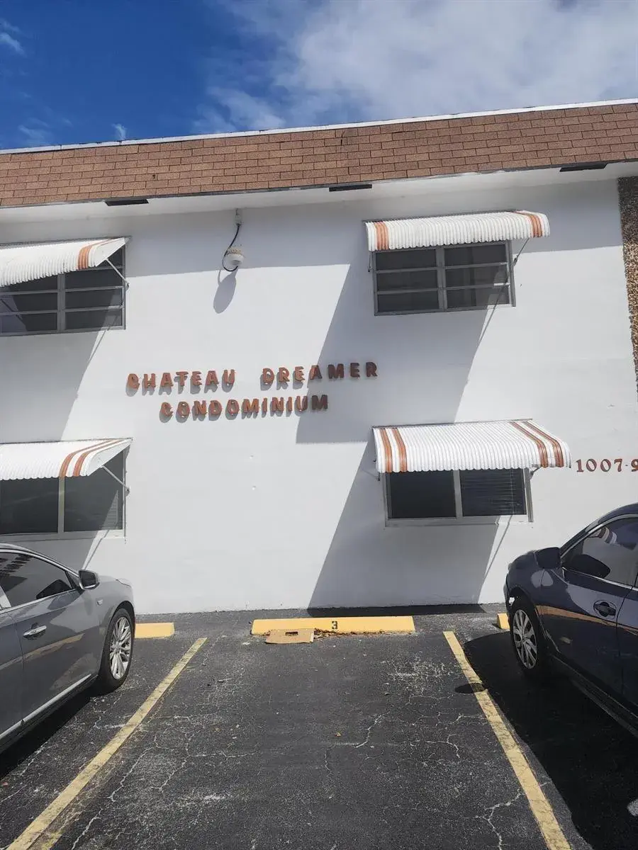 1 bedroom 1 bath Residential Lease for rent at 1007 N 19th Avenue # 2, Hollywood FL 33020