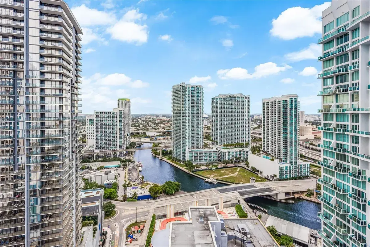55 SE 6th Street # 3500, Miami FL 33131
