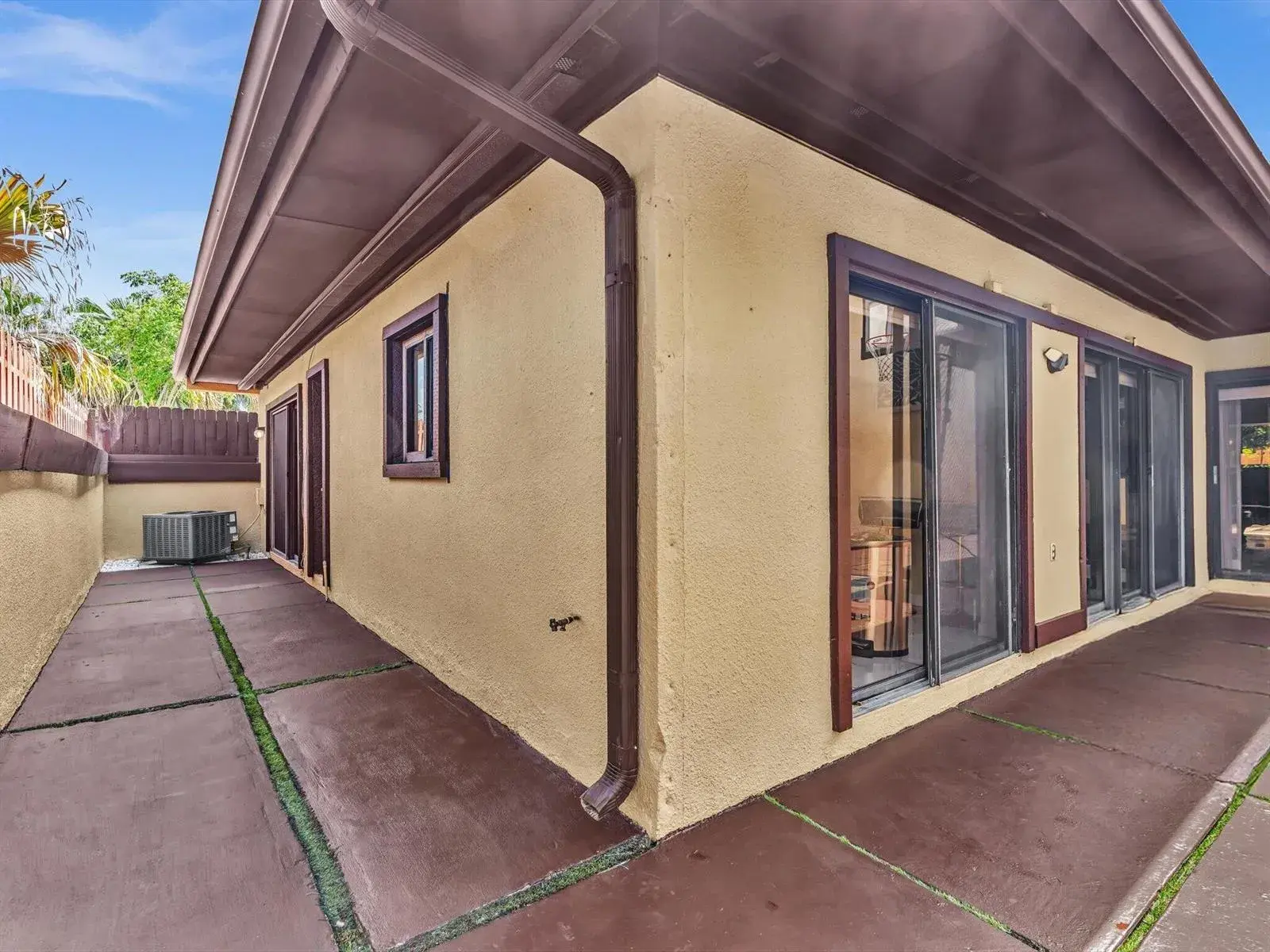20331 NE 10th Court, Miami FL 33179