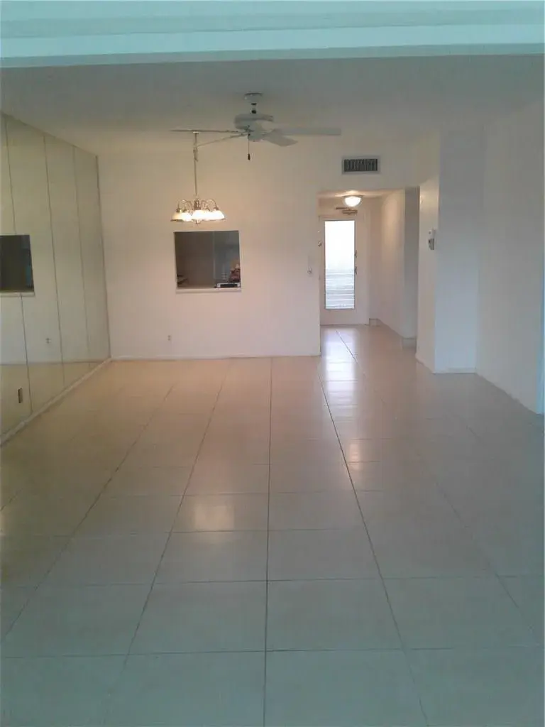 1030 Country Club Drive # 401, Margate FL 33063