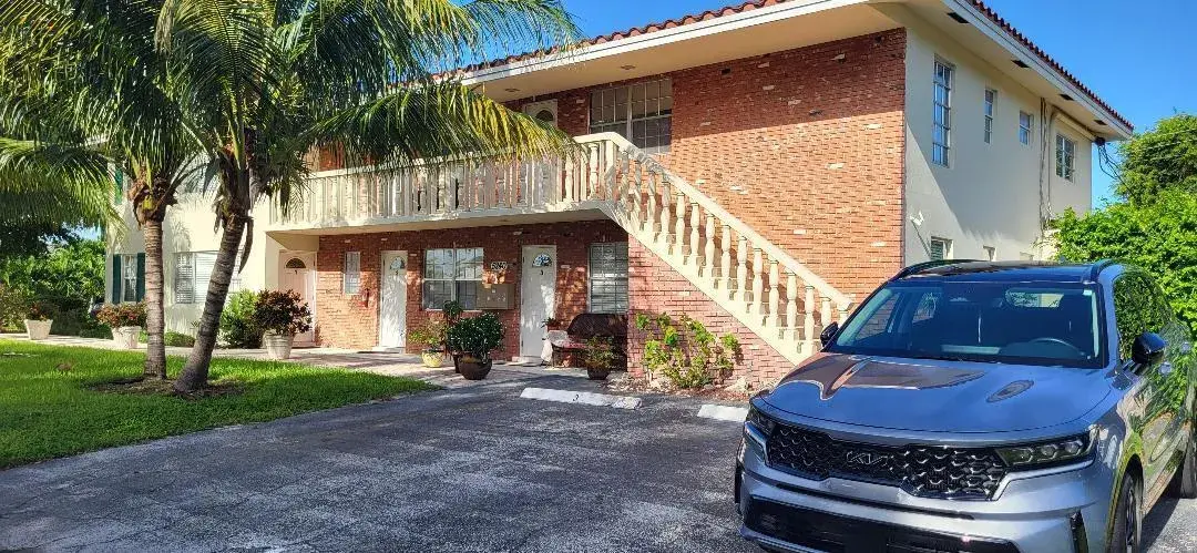 5240 NE 14th Way, Fort Lauderdale FL 33334