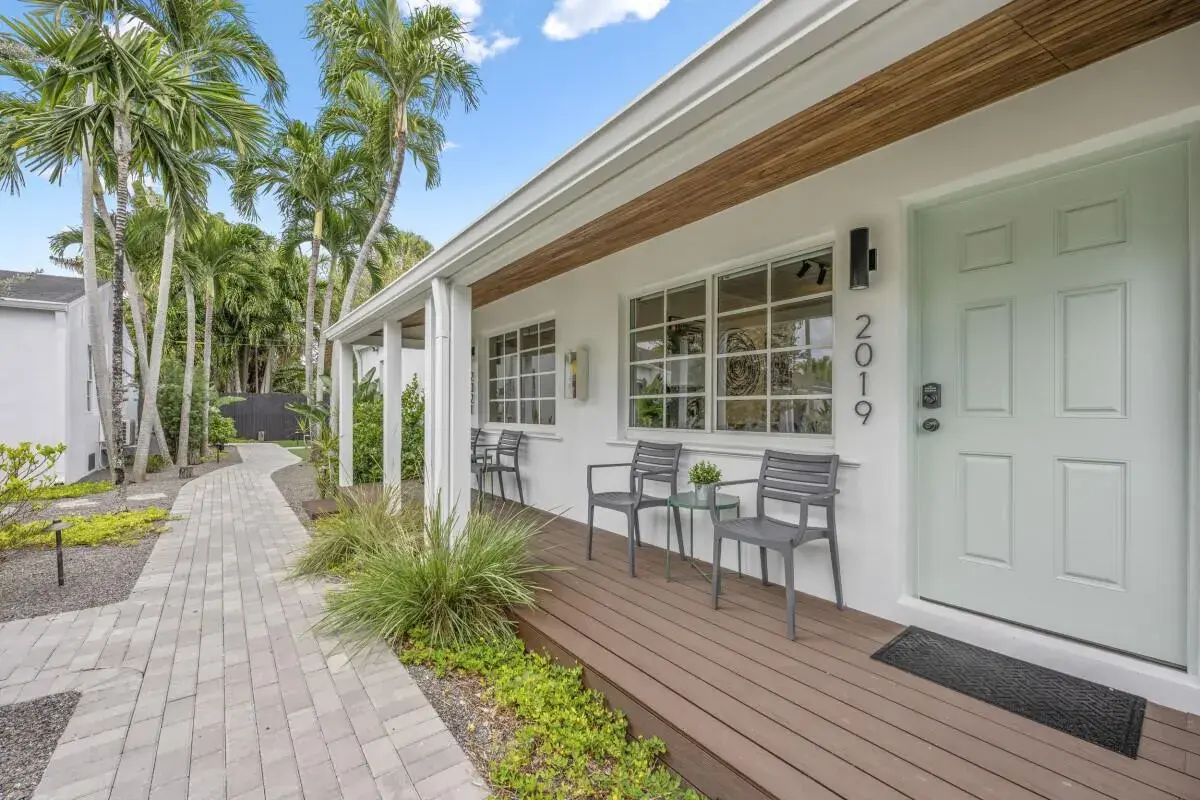 2 bedroom 1 bath Residential Lease for rent at 2021 Plunkett Street # 2019, Hollywood FL 33020