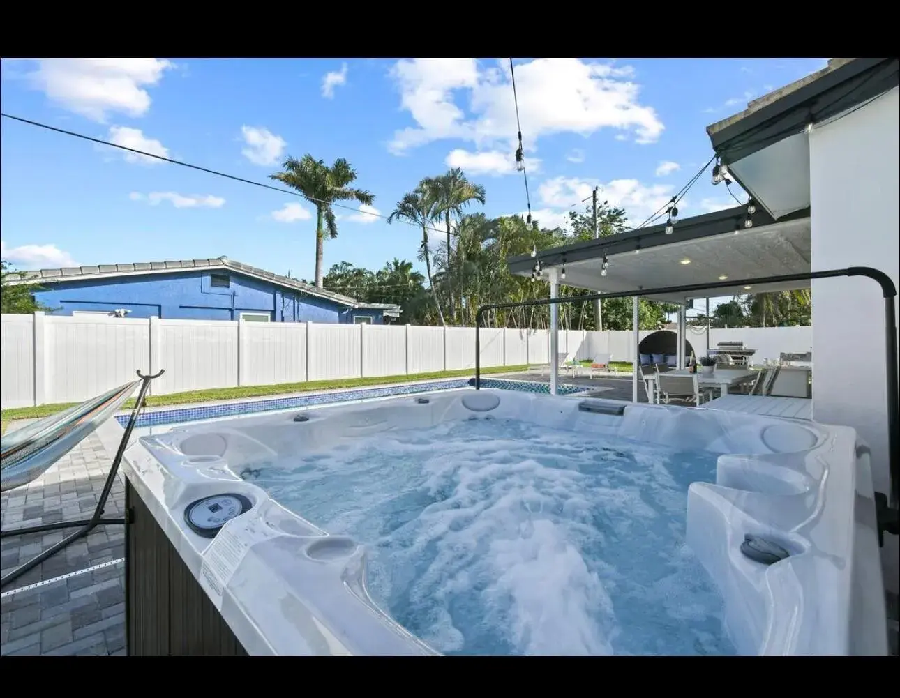5040 NE 22nd Avenue, Lighthouse Point FL 33064