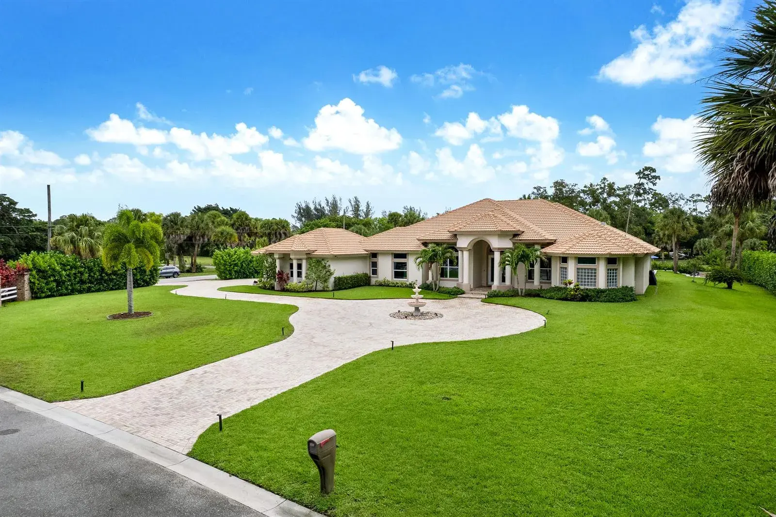 142 Brynhurst Court, West Palm Beach FL 33413