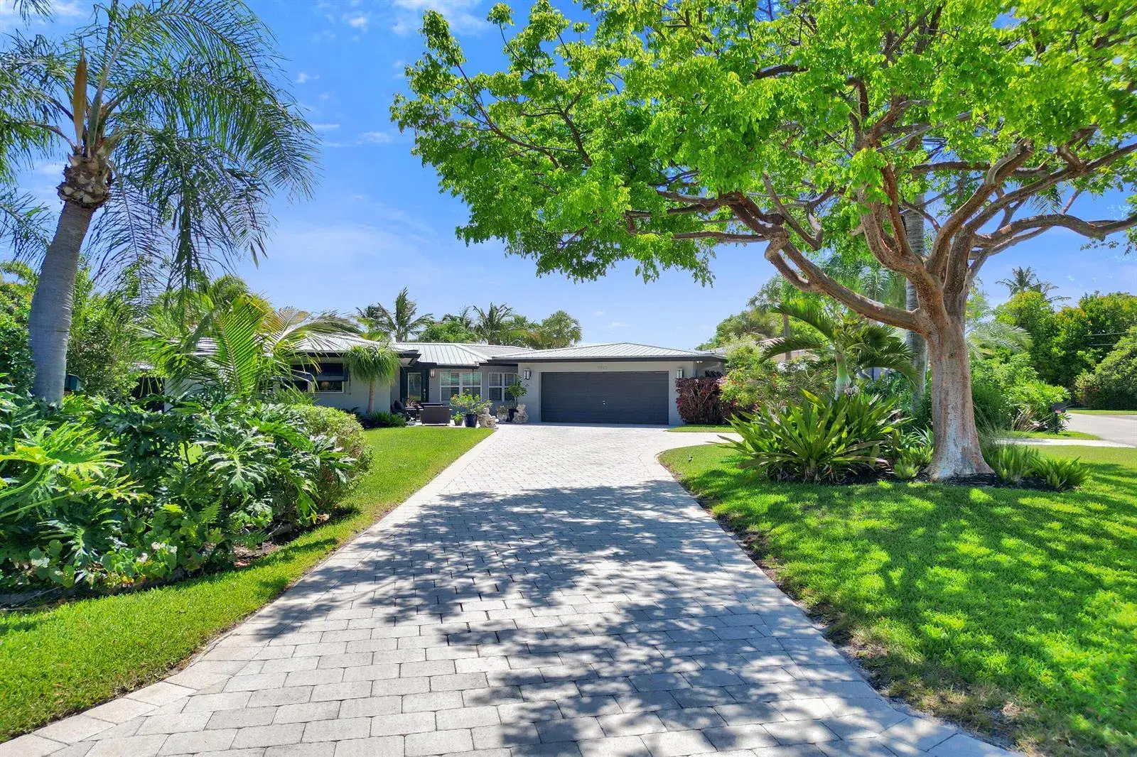 3 bedroom 2 bath Residential for sale at 1916 NE 24th Street, Wilton Manors FL 33305