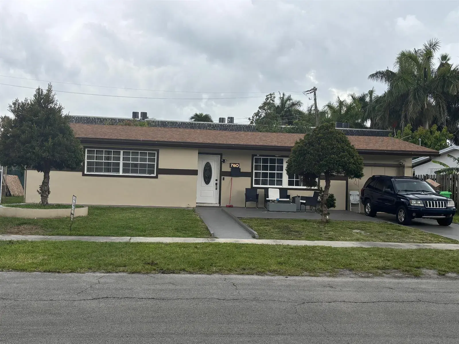 2 bedroom 2 bath Residential for sale at 7160 NW 24th Street NW, Sunrise FL 33313