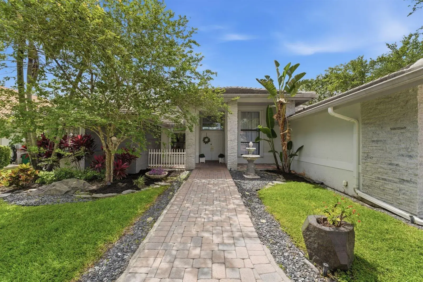 4911 NW 96th Drive, Coral Springs FL 33076