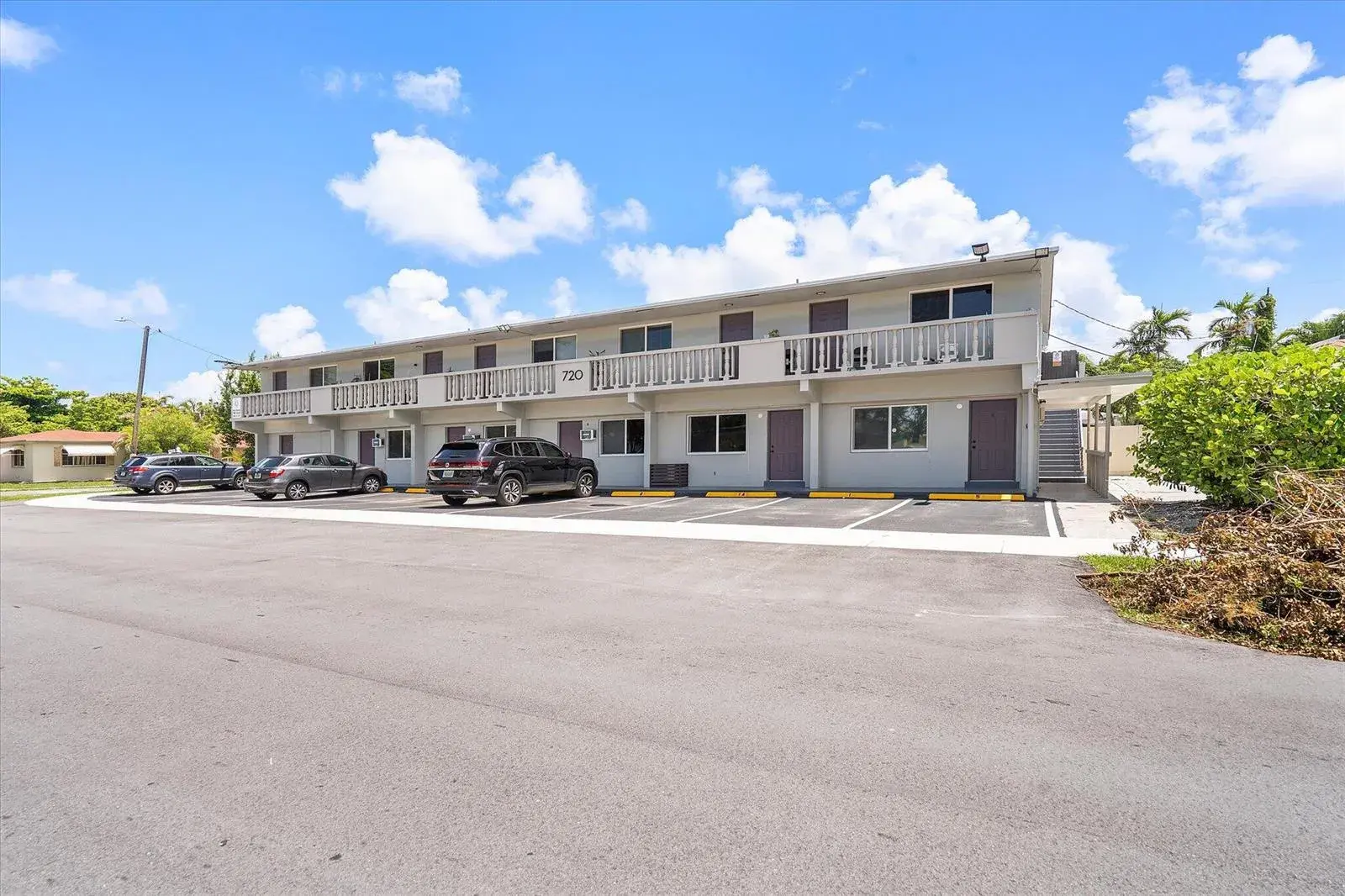 720 NE 7th Street # 9, Hallandale Beach FL 33009