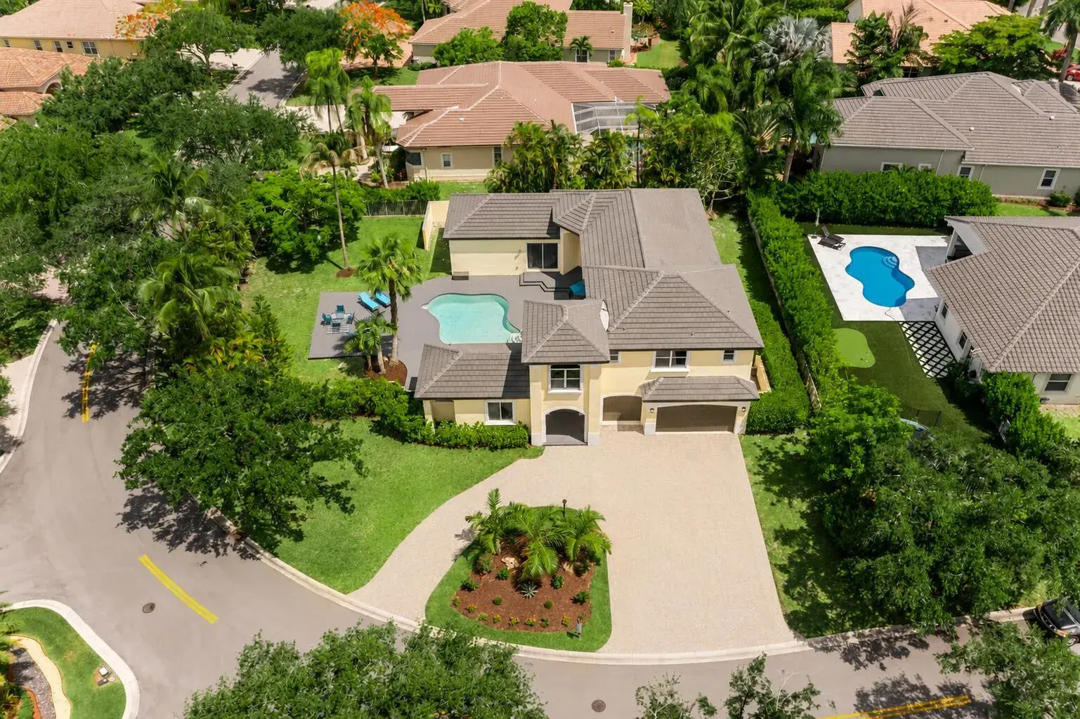 5 bedroom 4 bath Residential for sale at 6569 NW 103rd Terrace, Parkland FL 33076