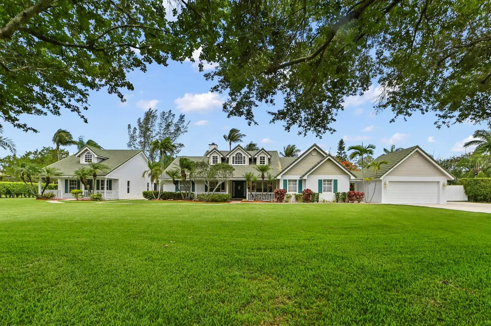 5 bedroom 4 bath Residential for sale at 5637 Lago Del Sol Drive, Lake Worth FL 33449