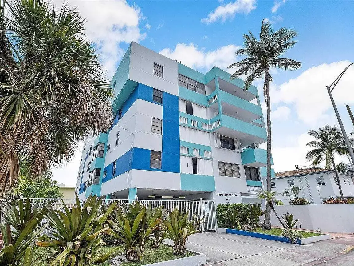 2 bedroom 2 bath for sale at 6941 Carlyle Avenue # 2e, Miami Beach FL 33141