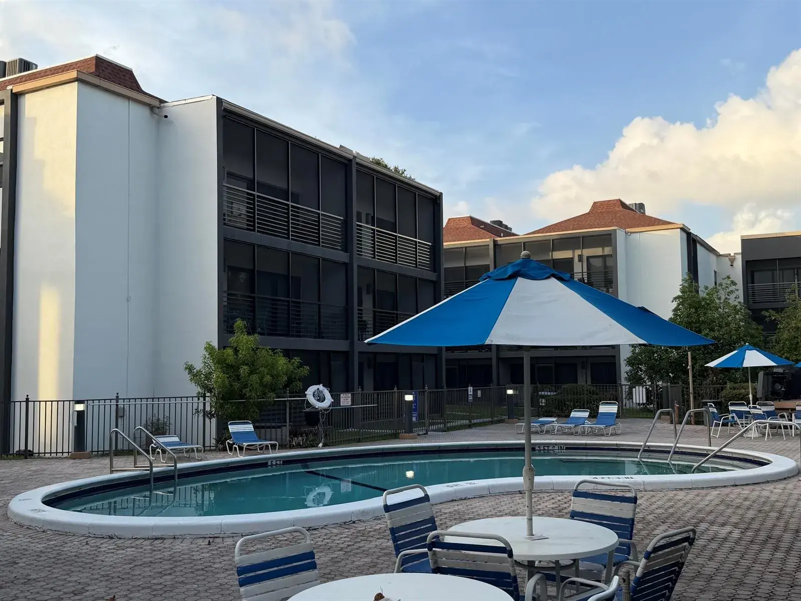 1 bedroom 1 bath Residential for sale at 4040 N Hills Drive # 35, Hollywood FL 33021