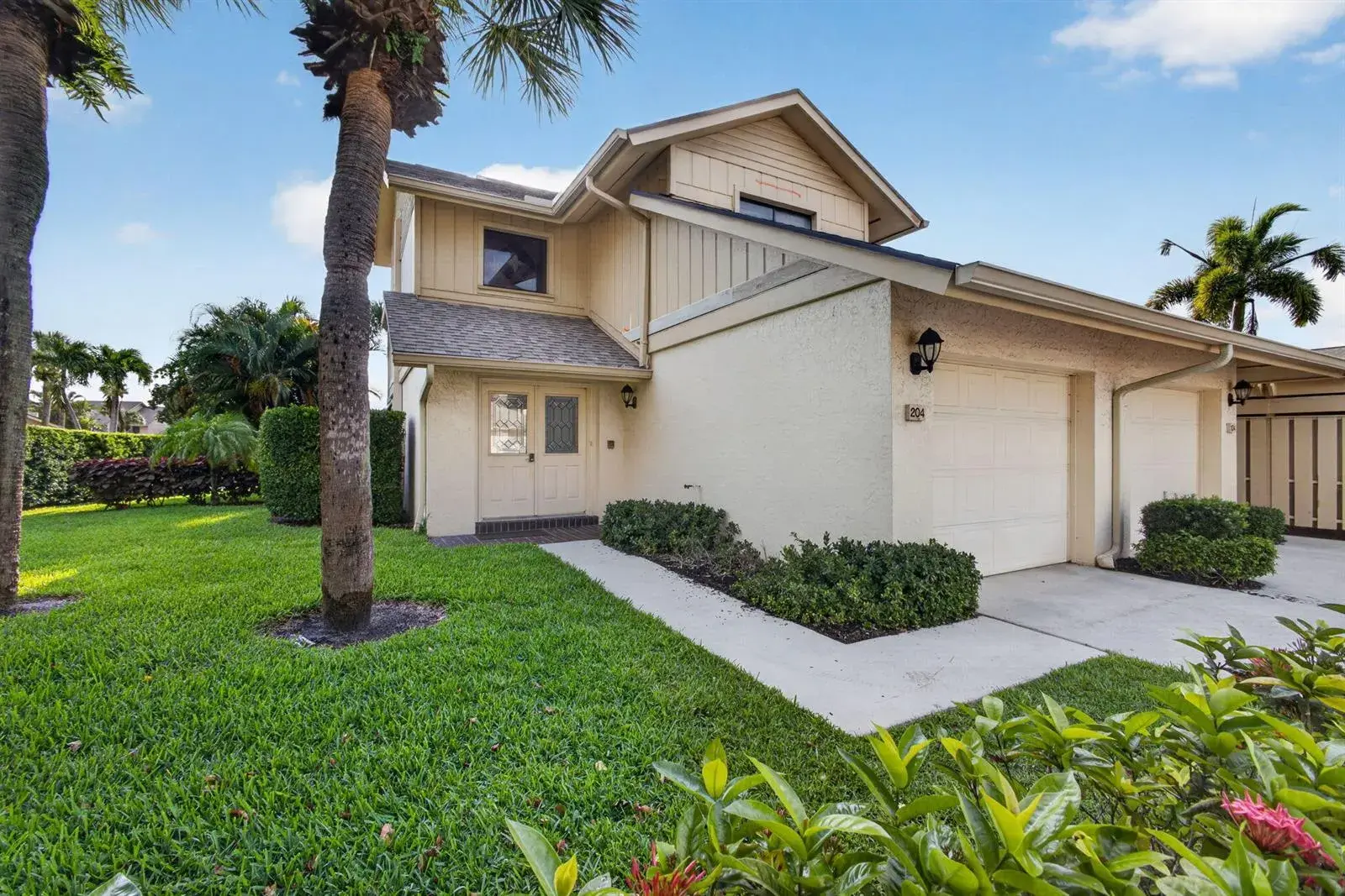 17137 Waterbend Drive # 204, Jupiter FL 33477