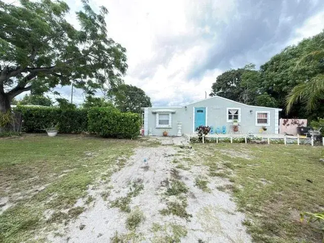 2 bedroom 1 bath Residential for sale at 1185 Alto Road, Lake Worth FL 33462