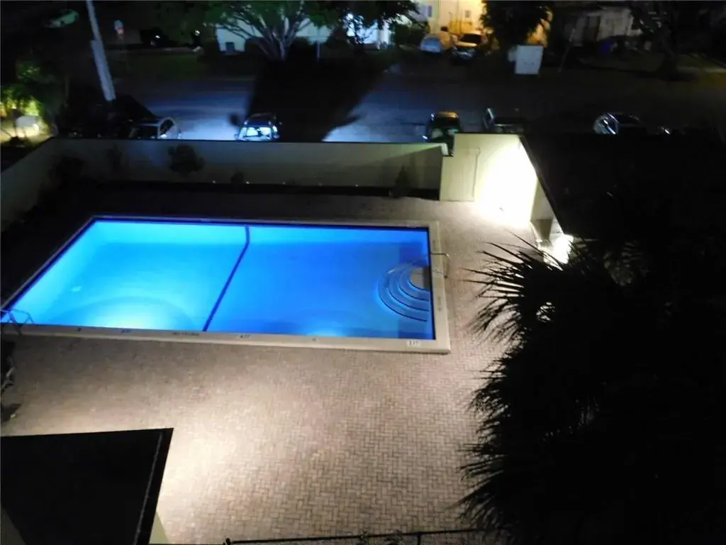 1 bedroom 1 bath Residential Lease for rent at 1425 Arthur Street # 414b, Hollywood FL 33020