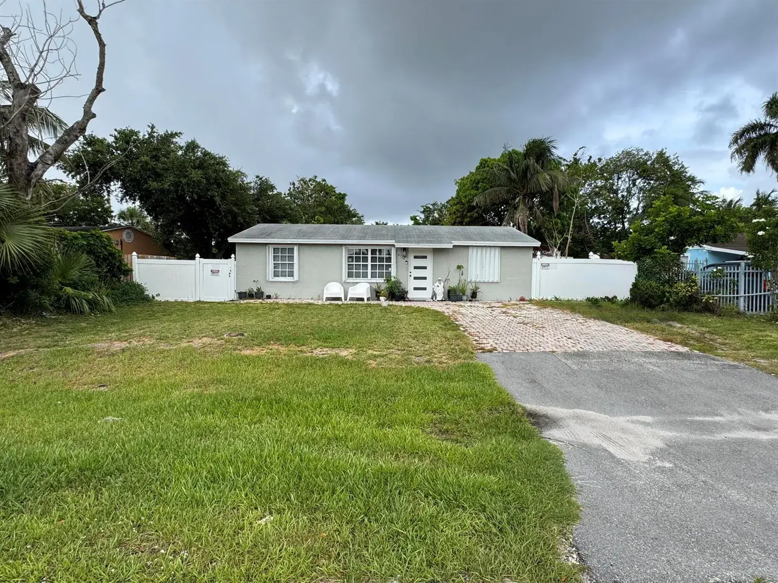 4328 Pine Street, FL 33406