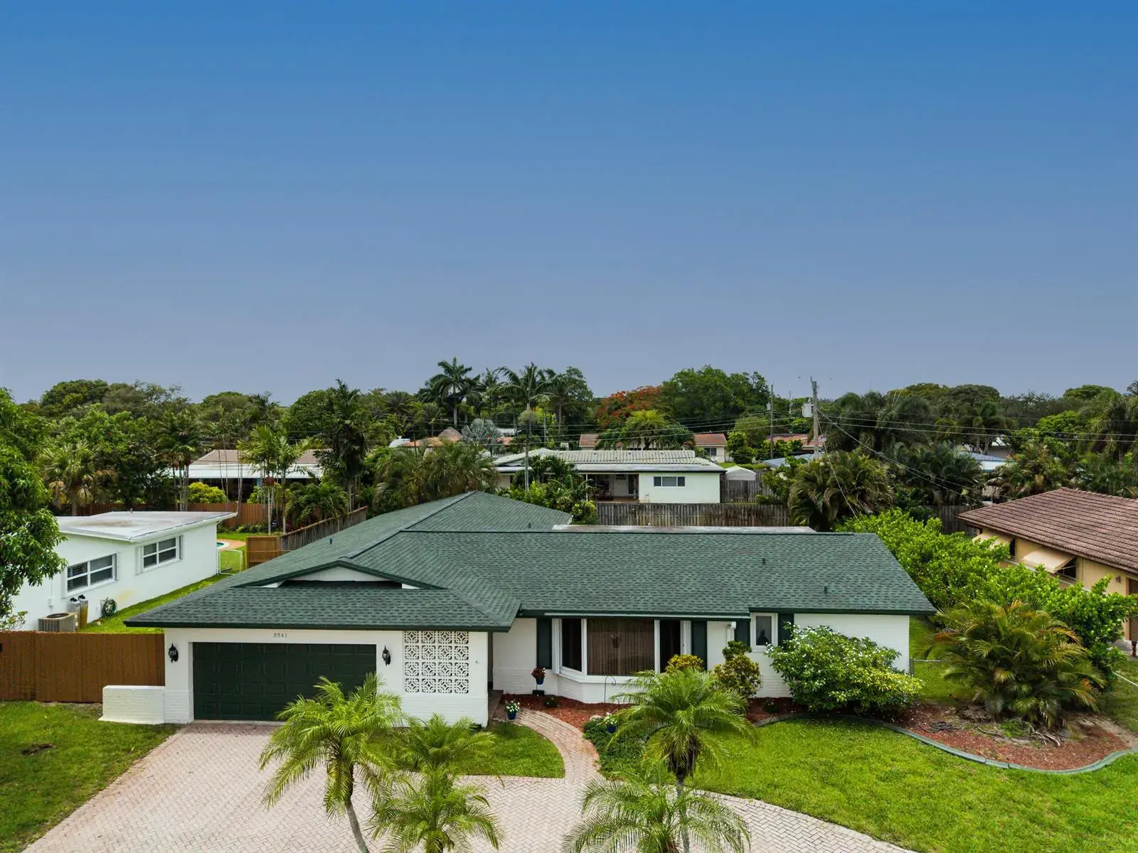 5541 SW 7th Street, Plantation FL 33317