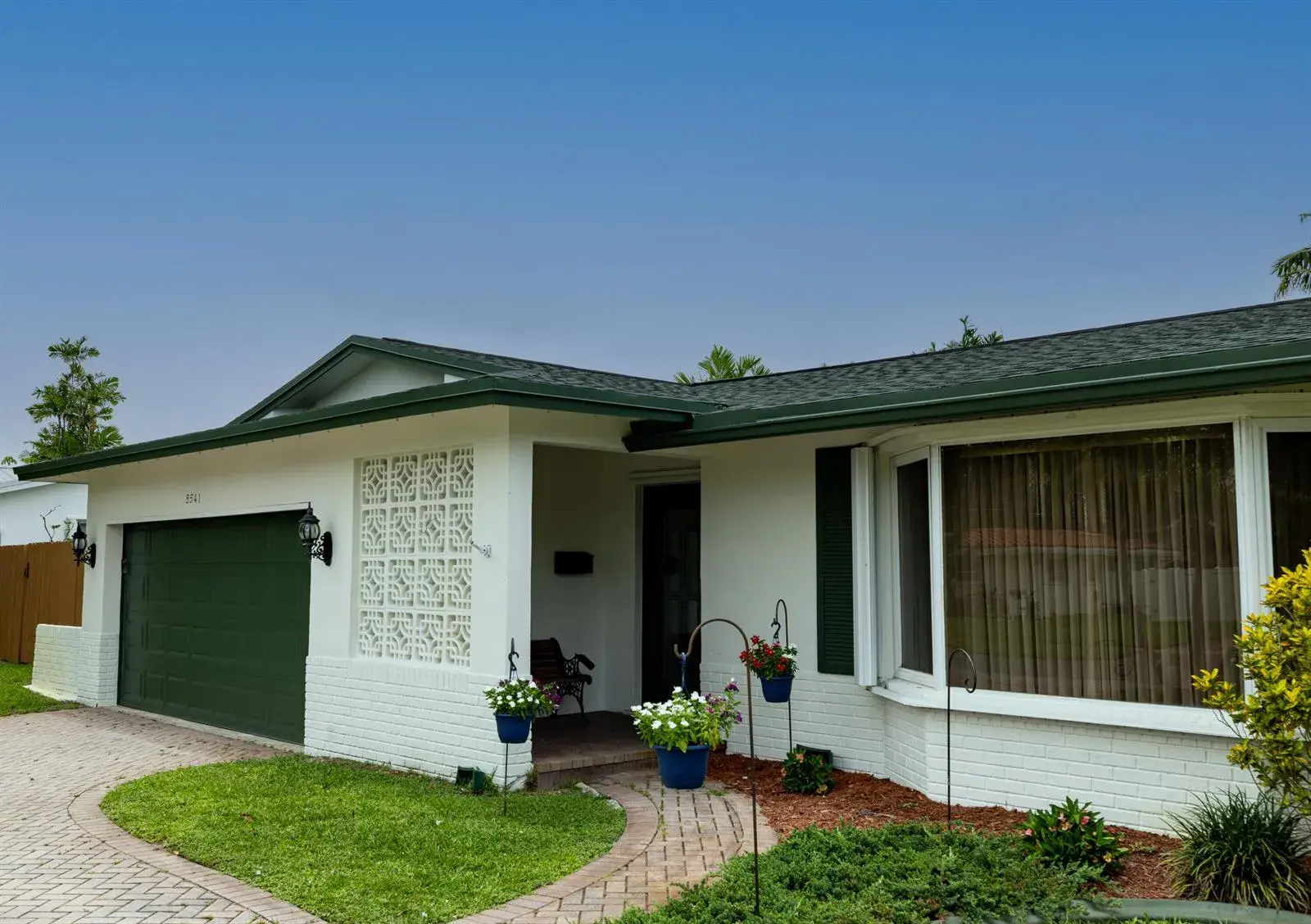 5541 SW 7th Street, Plantation FL 33317