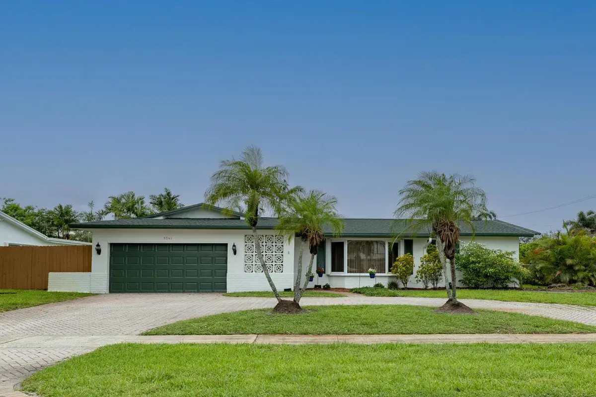 5541 SW 7th Street, Plantation FL 33317