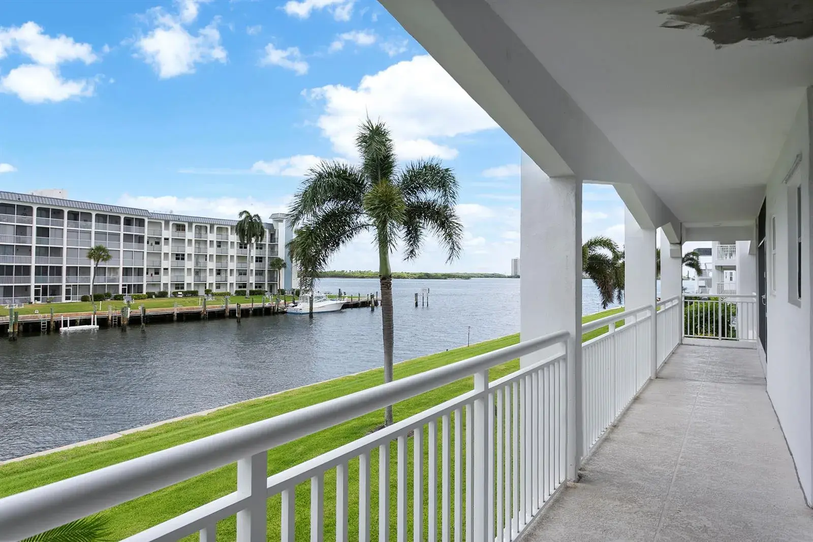 111 Shore Court # 203, North Palm Beach FL 33408