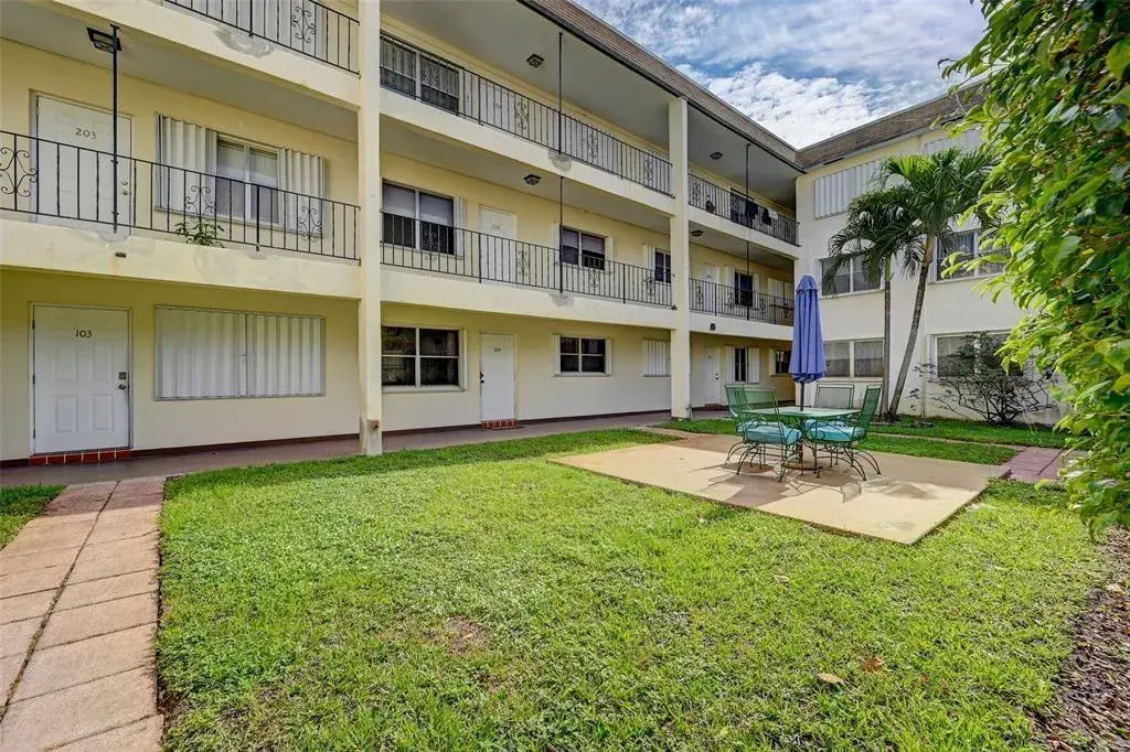 2200 Taylor Street # 104, Hollywood FL 33020