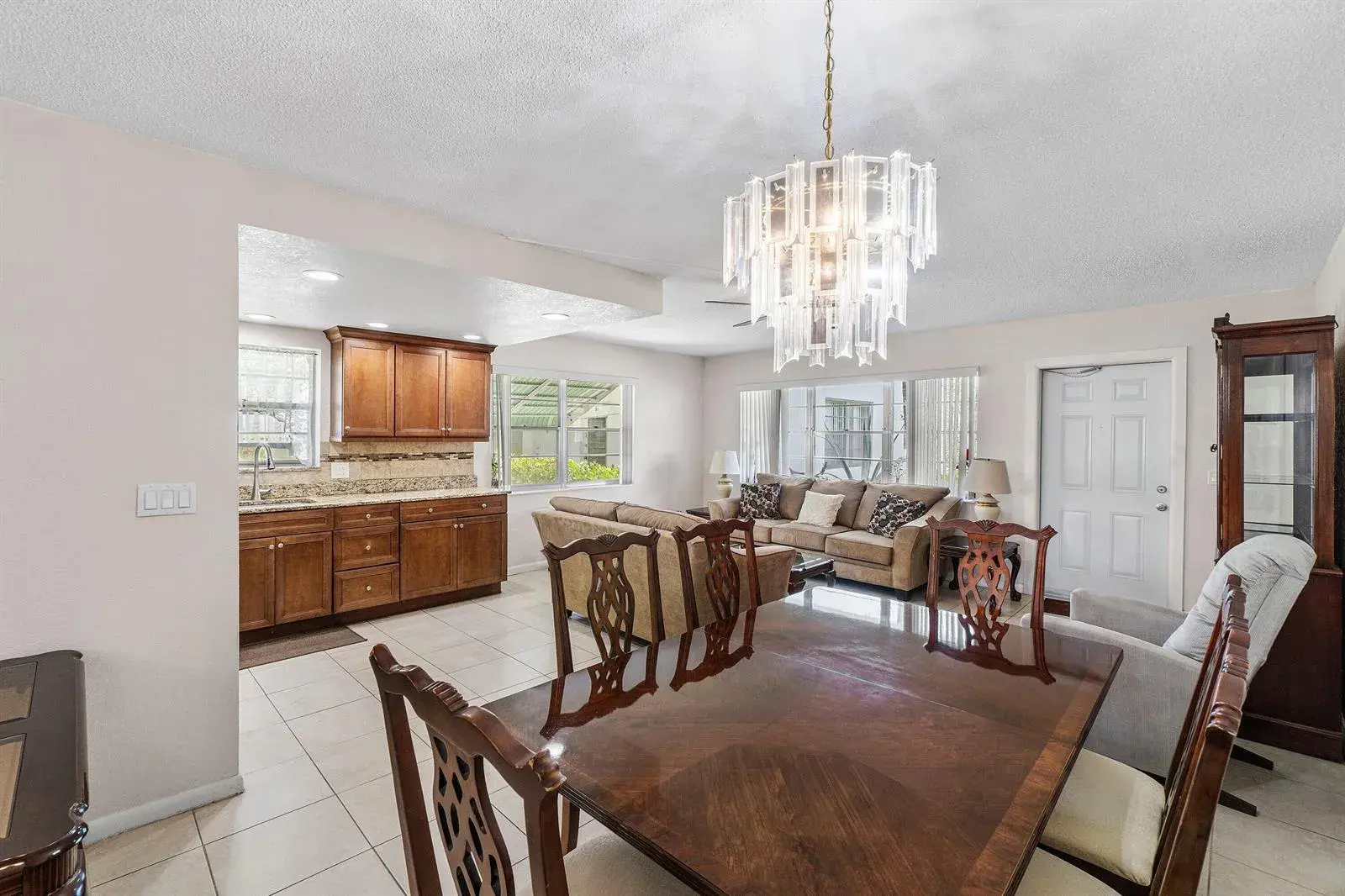 1 bedroom 1 bath Residential for sale at 57 Canterbury, West Palm Beach FL 33417